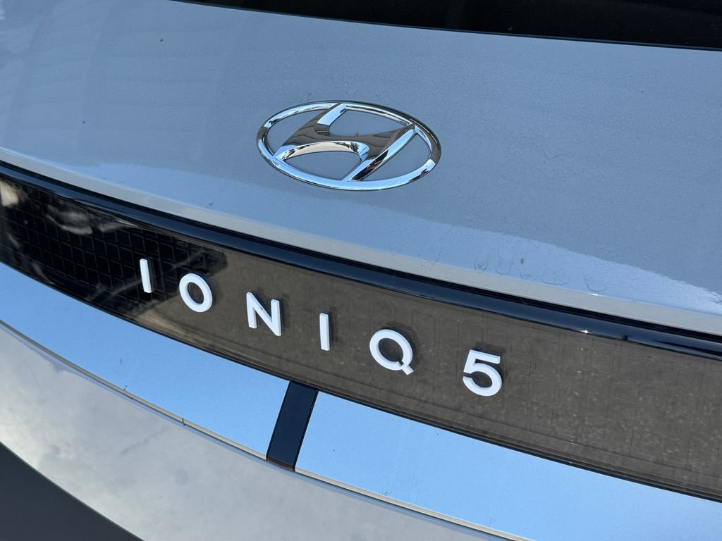 Used 2024 Gray Hyundai SE image 8