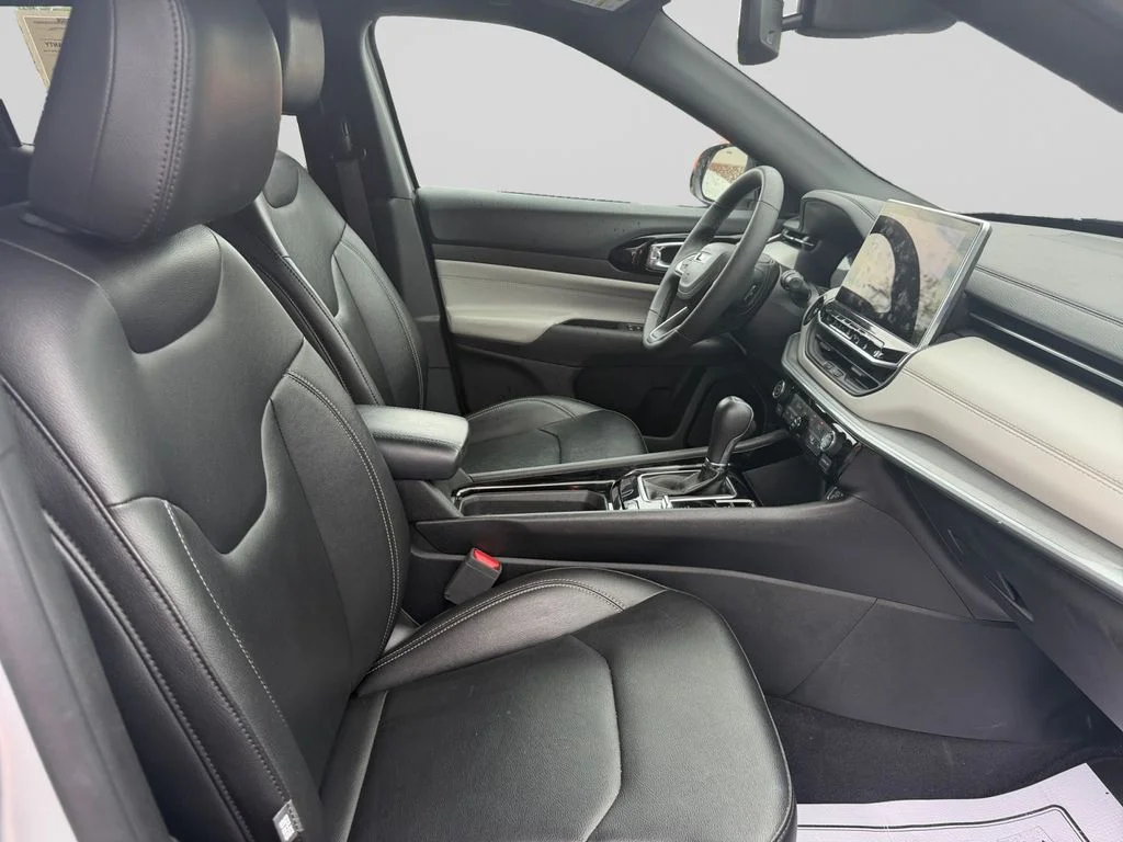 2025 Jeep Compass Limited - Photo 17