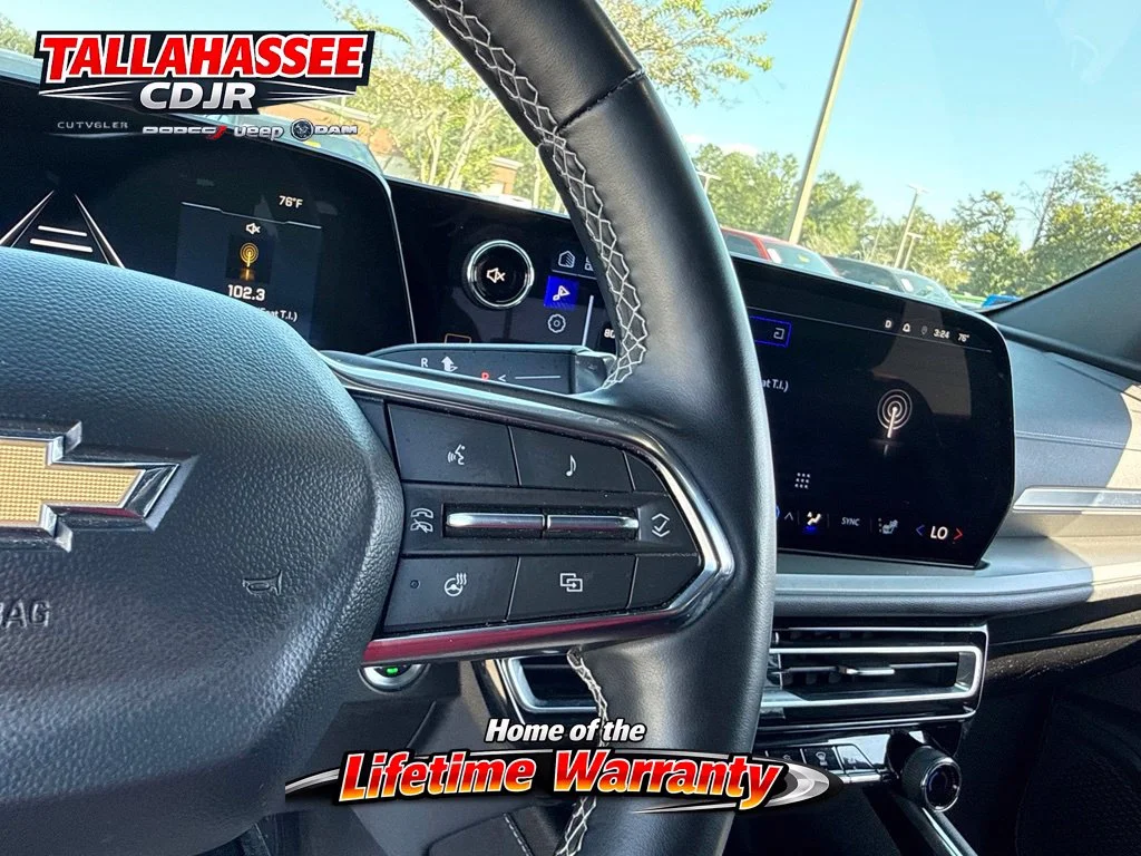 Used 2025 Sterling Gray Metallic Chevrolet LT image 23