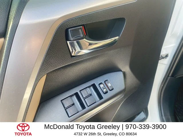 Used 2017 White Toyota XLE image 13