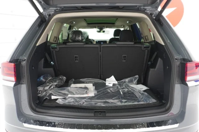 New 2026 Pure Gray Volkswagen 2.0T SE w/Technology image 8