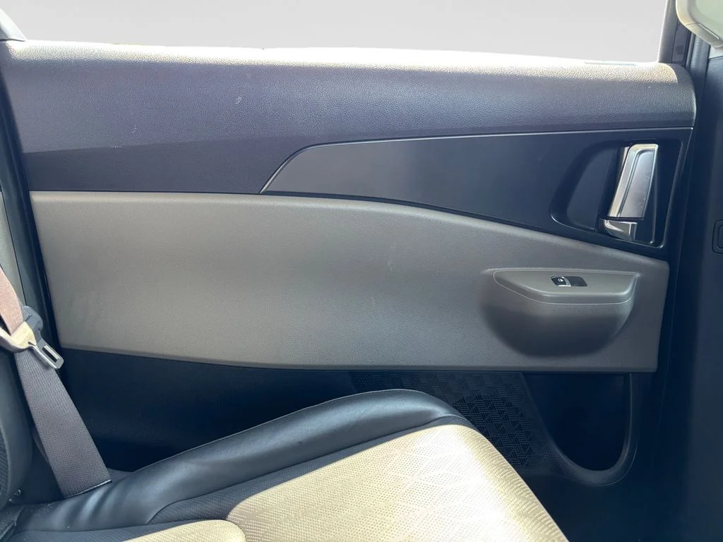 Used 2025 Blue Kia LXS image 41