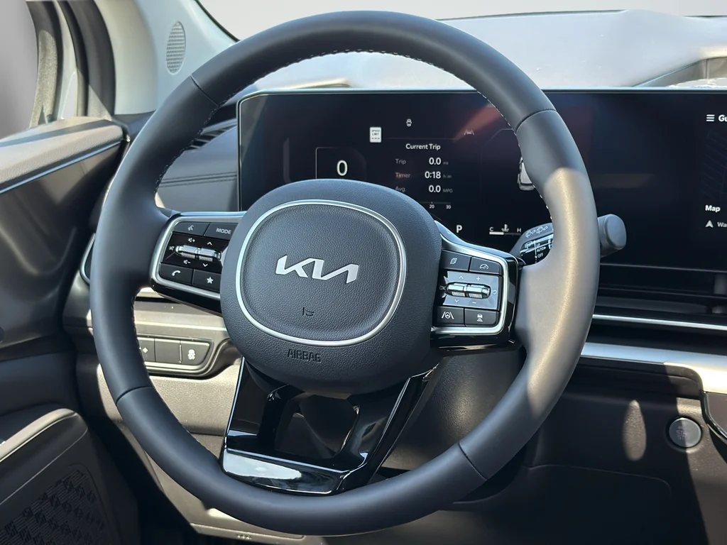 New 2026 Snow White Pearl Kia SX Prestige image 17