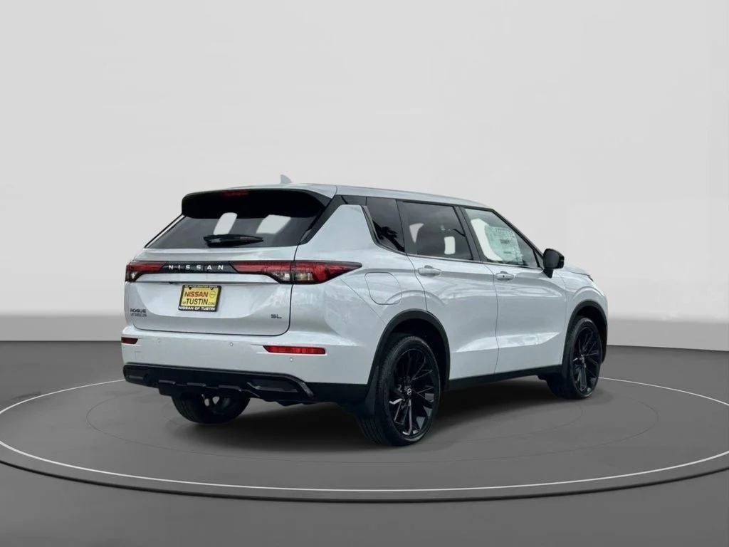 New 2026 ALPINE FROST Nissan SL image 5