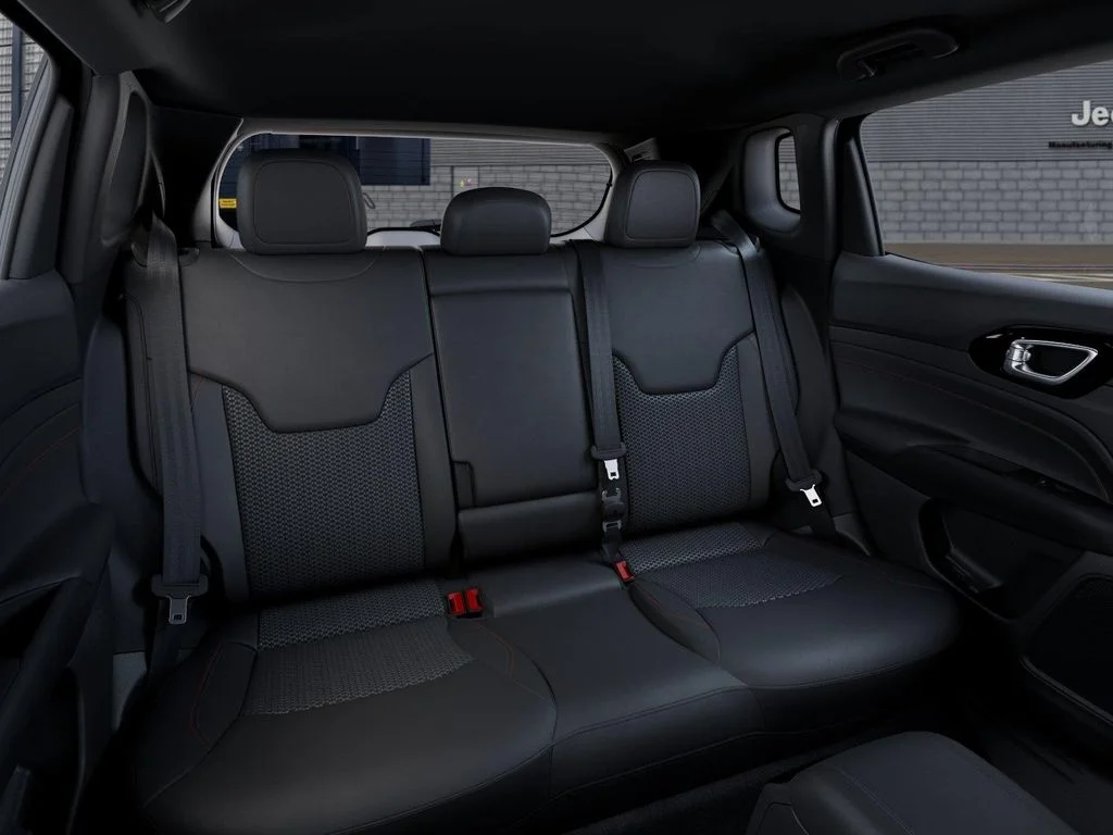New 2026 Diamond Black Crystal Pearl-Coat Exterior Paint Jeep Trailhawk image 15