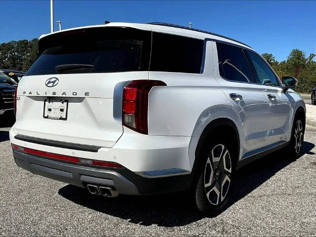 Used 2024 White Hyundai Limited image 4