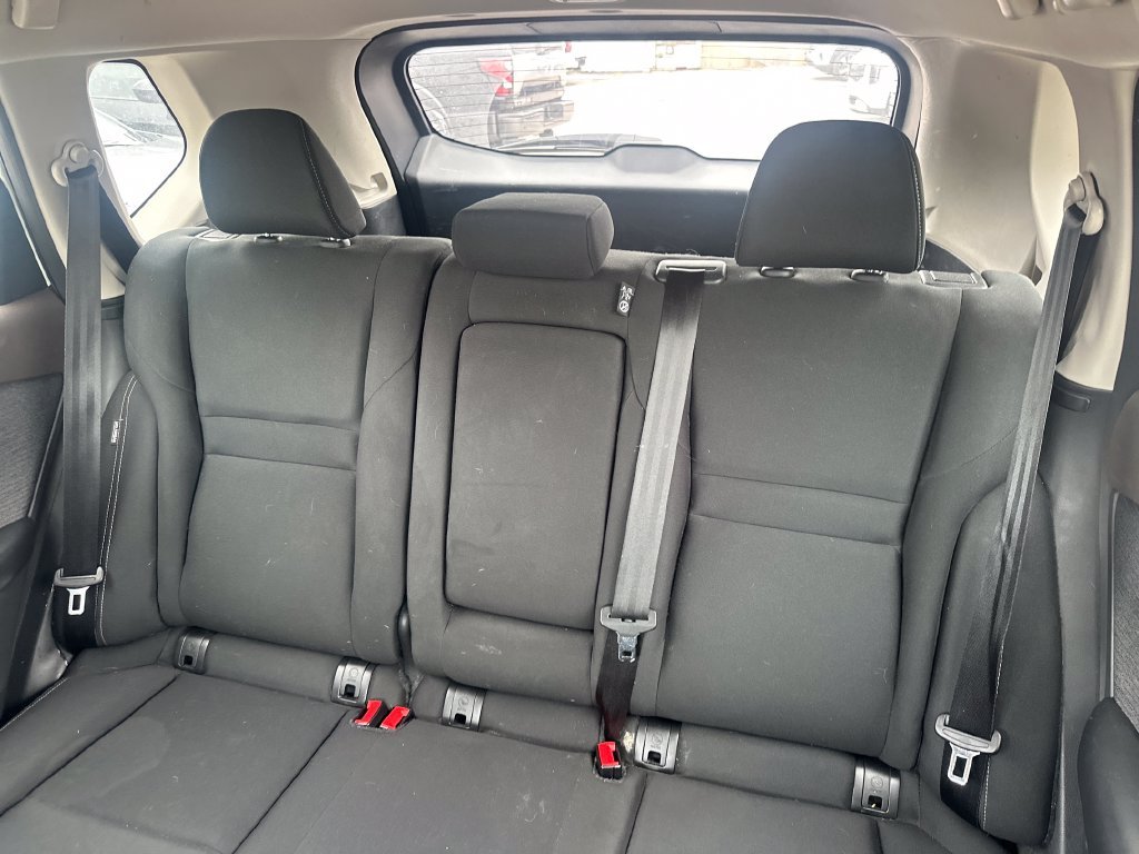 Used 2023 White Nissan S image 18