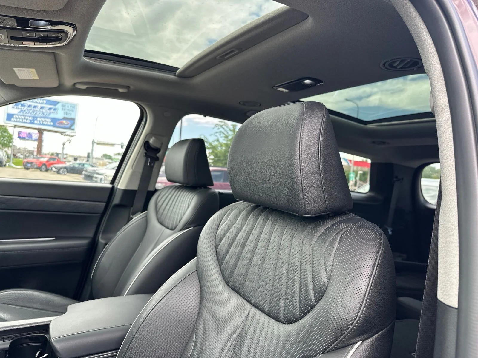 Used 2023 Red Hyundai Limited image 10