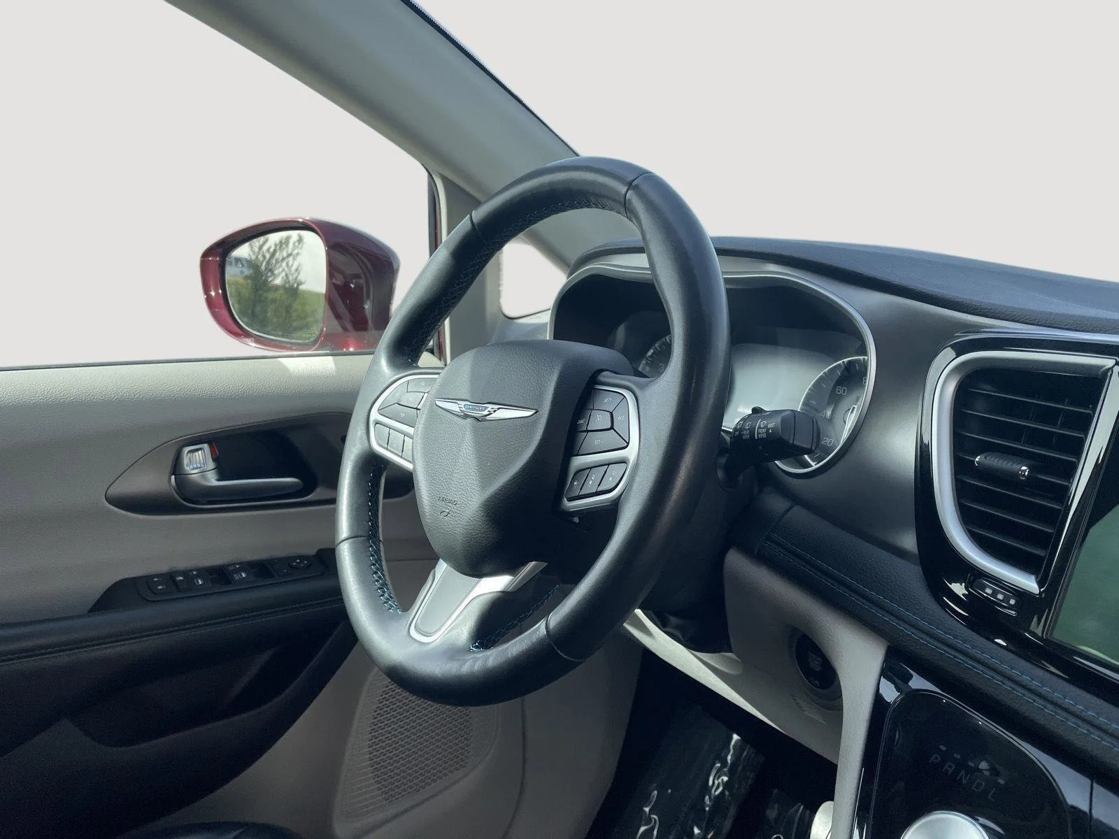 Used 2021 Velvet Red Pearlcoat Chrysler Touring L image 11