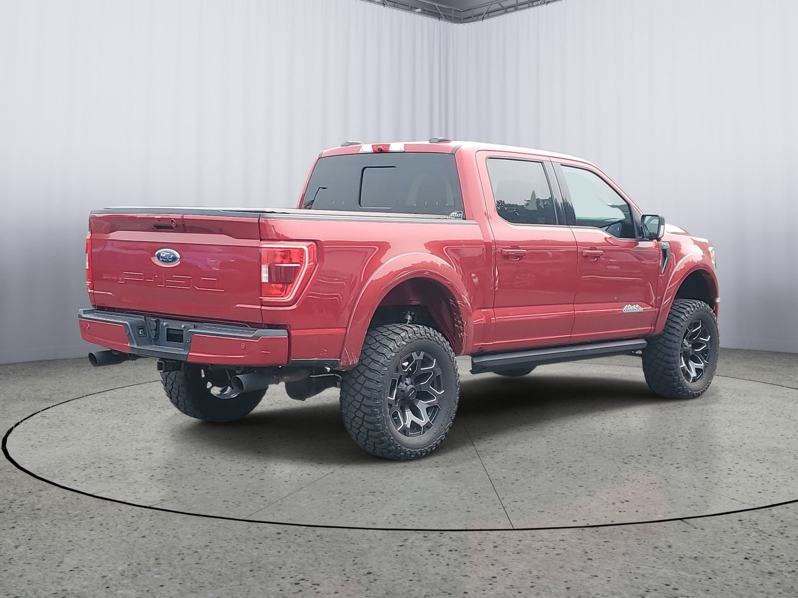 Used 2021 Red Ford XLT image 5