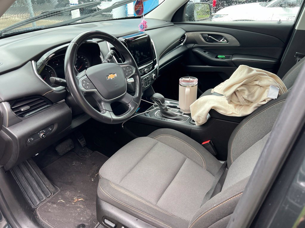 Used 2021 GRAPHITE METALLIC Chevrolet LT Cloth image 5