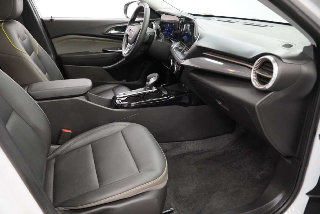 Certified Used 2024 Summit White Chevrolet ACTIV image 33