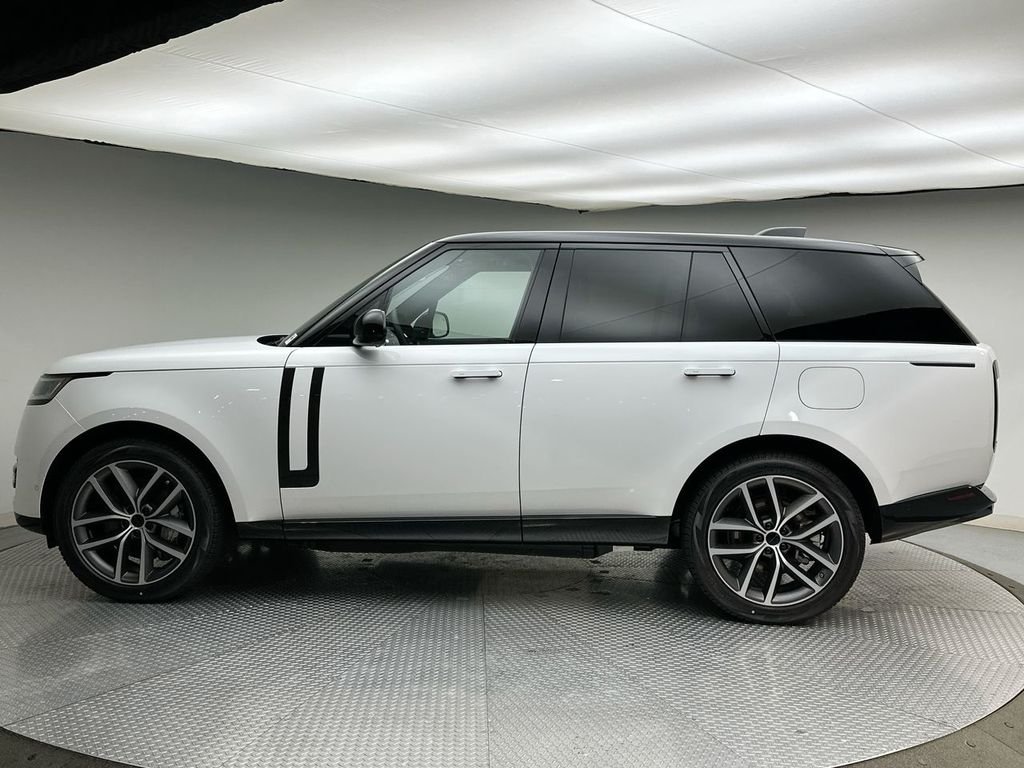 New 2026 Fuji White Land Rover SE image 10