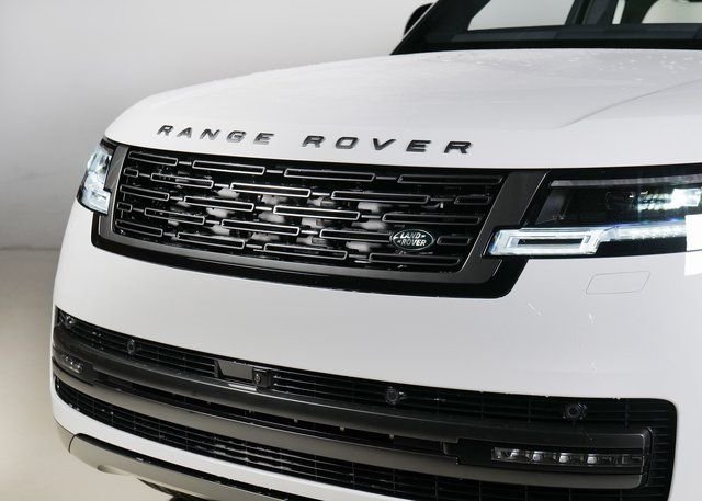 New 2026 Fuji White Land Rover SE image 26
