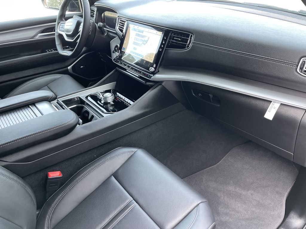 New 2026 High Gloss Black Exterior Paint Jeep Limited Altitude image 31