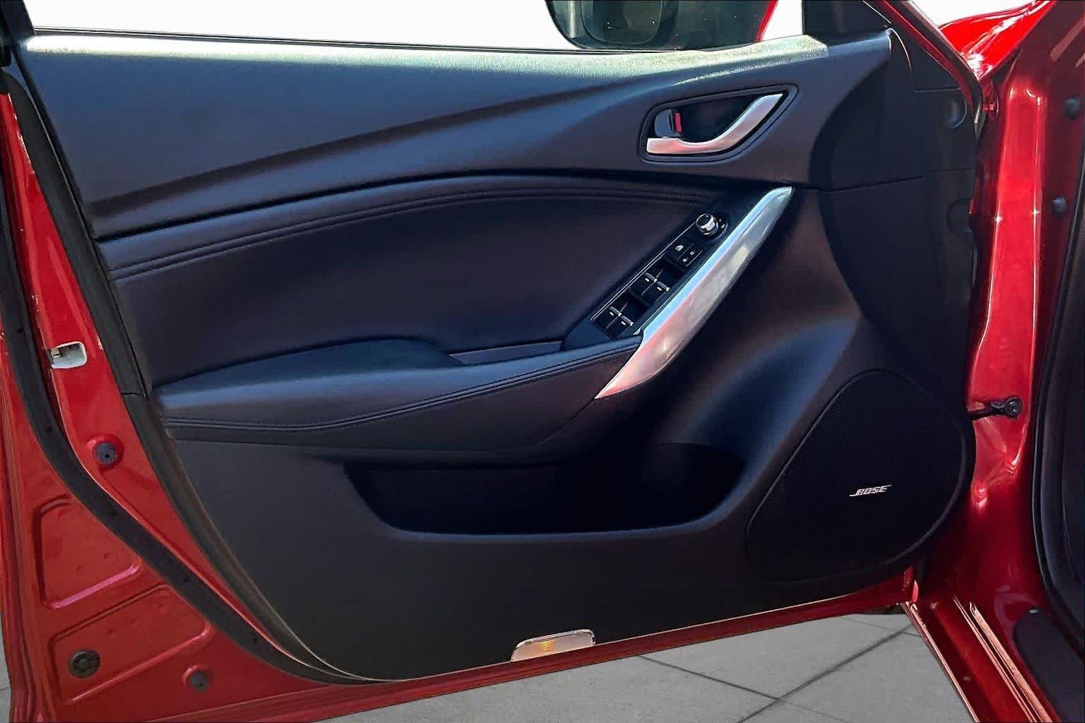 Used 2016 Soul Red Metallic Mazda i Touring image 21
