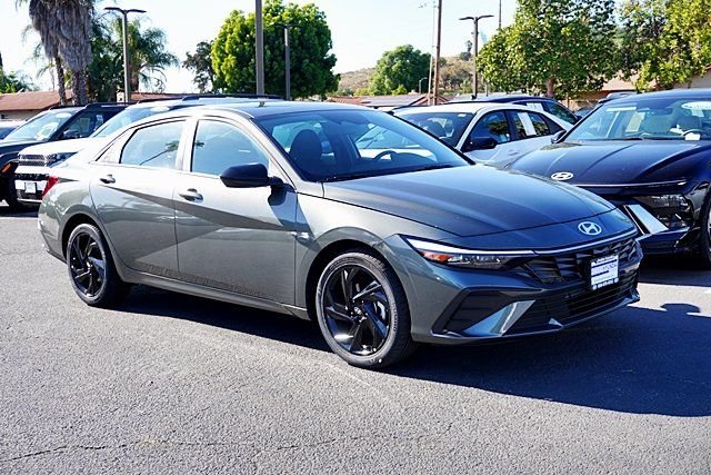 Used 2026 Gray Hyundai SEL Sport image 5