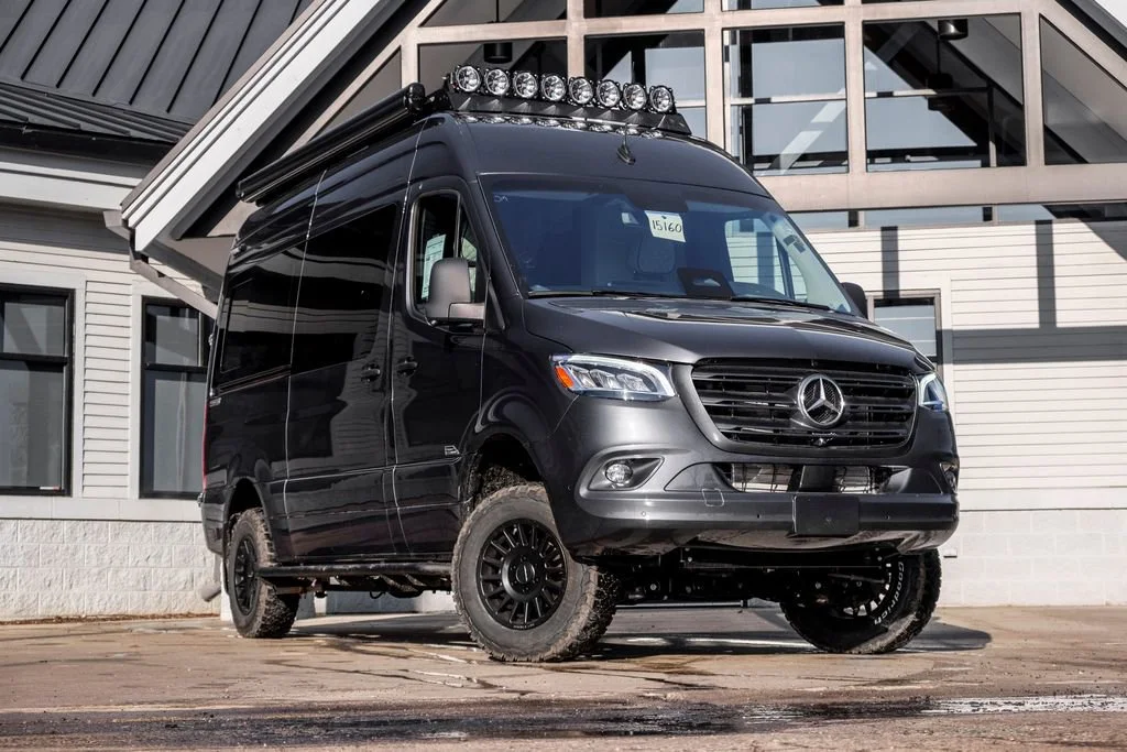 2025 Mercedes-Benz Sprinter 2500 144 WB HO Standard Roof 4x4's photo