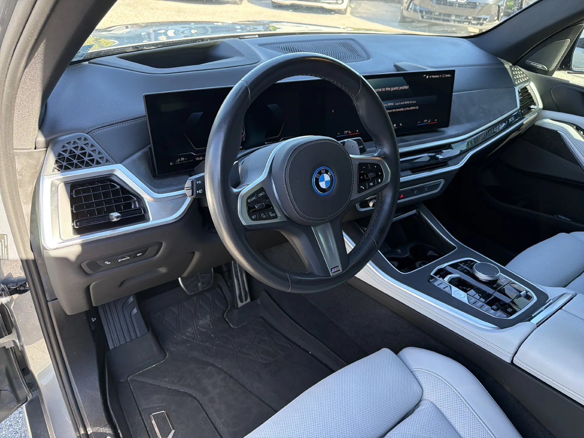 Used 2026 Gray BMW xDrive50e image 23