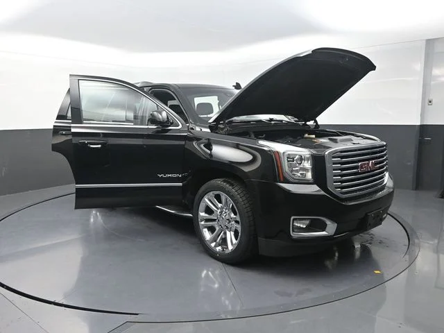 Used 2020 Black GMC SLT image 39