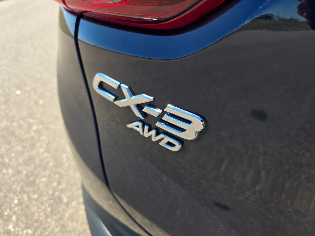 Used 2018 Deep Crystal Blue Mica Mazda Touring image 10