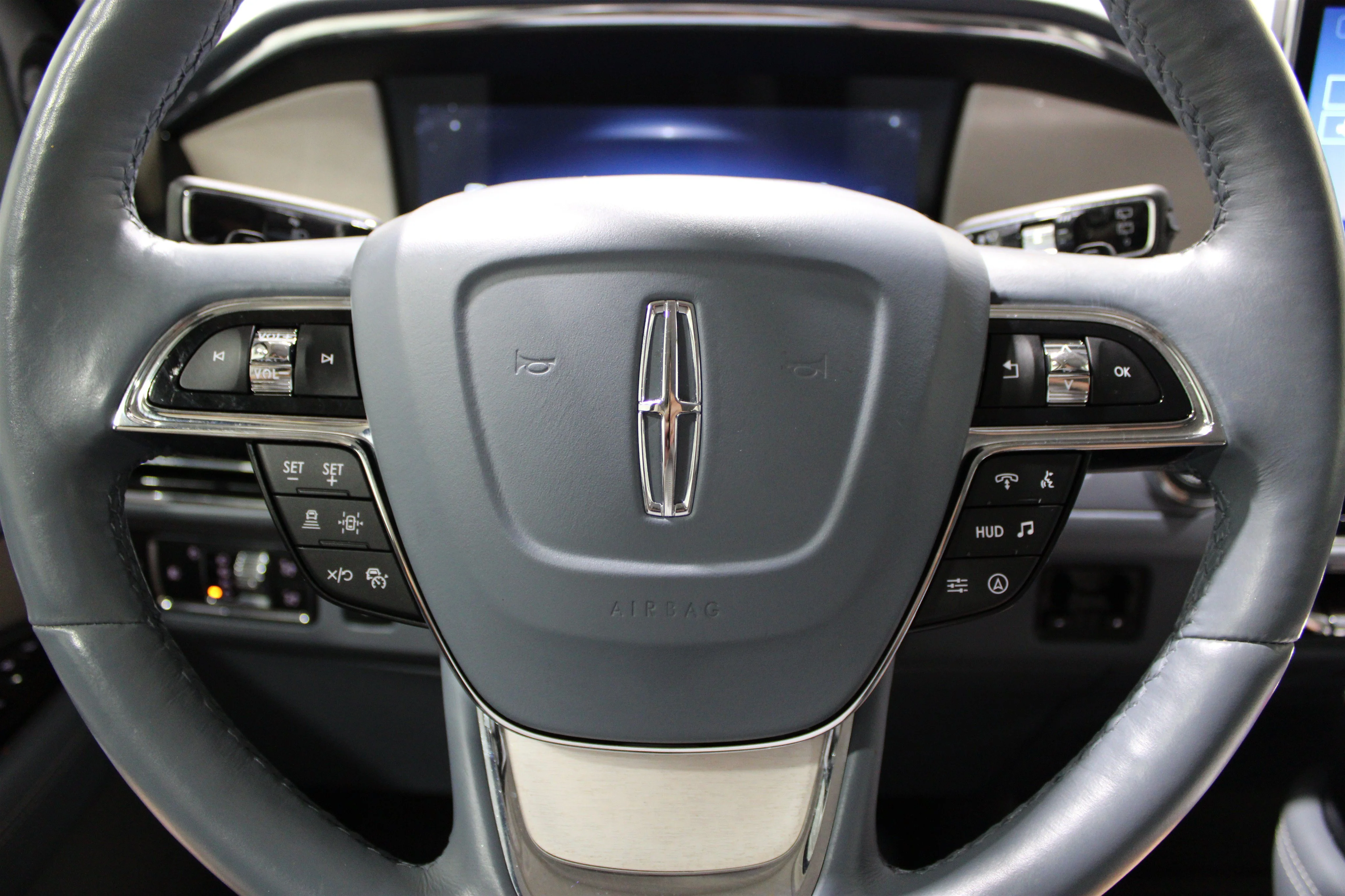 Used 2023 Infinite Black Metallic Clearcoat Lincoln Black Label image 10