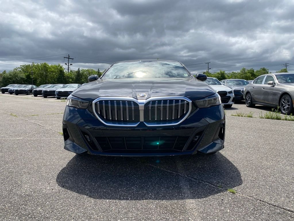 New 2027 Black Sapphire Metallic BMW 530i xDrive image 2