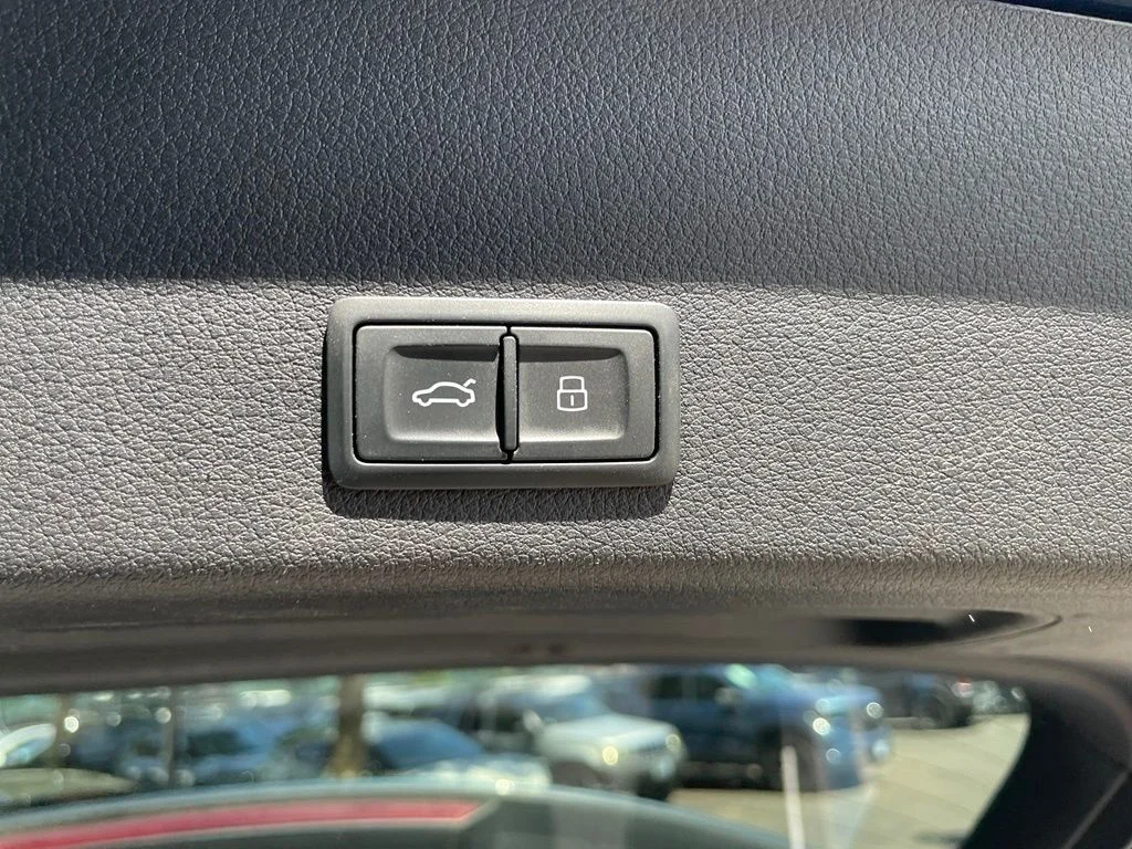 Used 2019 Galaxy Blue Metallic Audi Prestige image 24