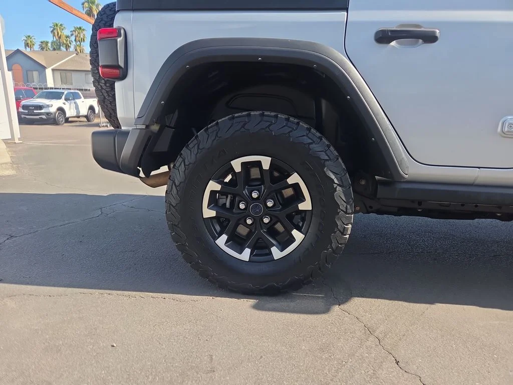 Used 2024 Silver Jeep Rubicon 4xe image 25