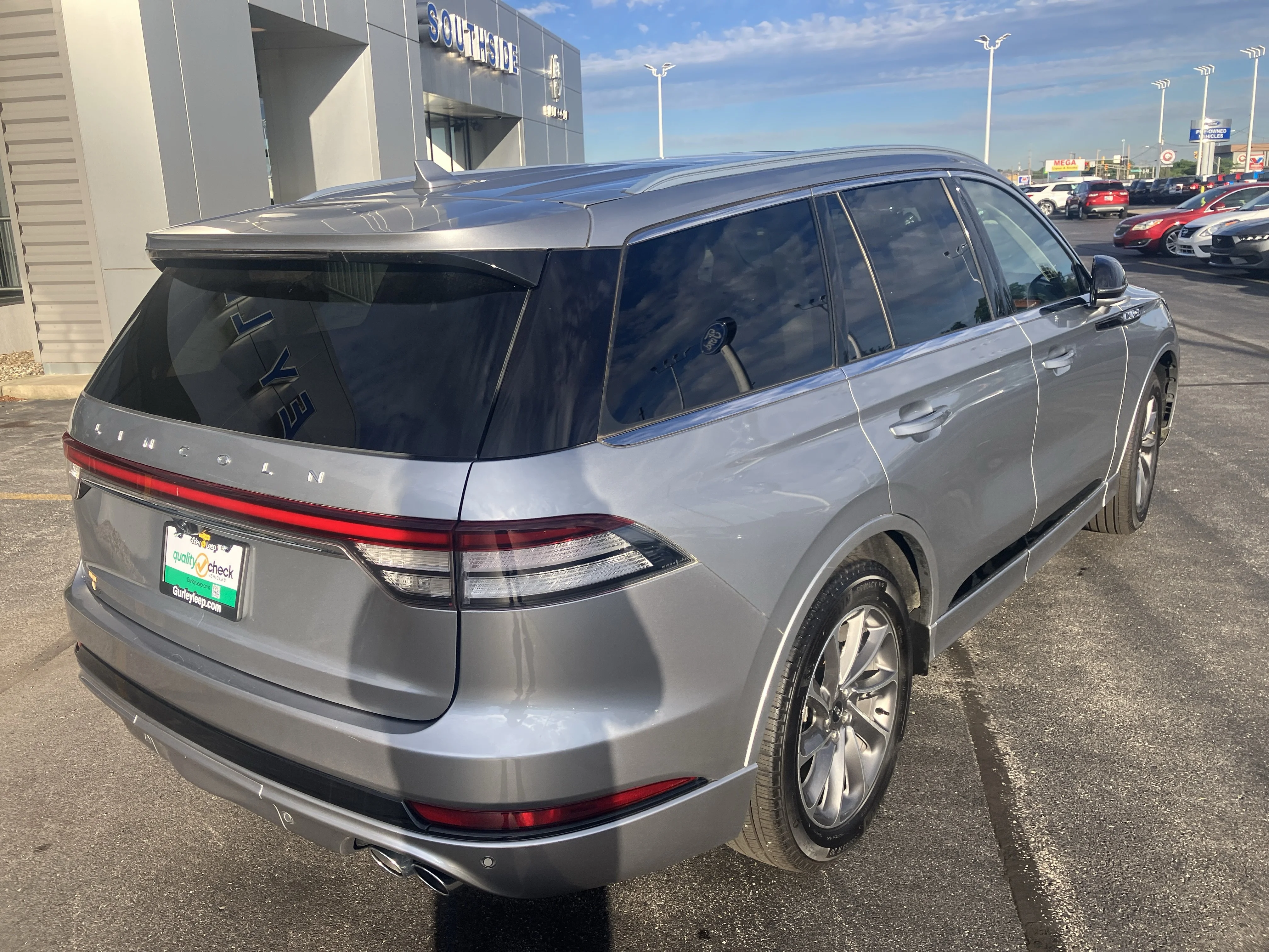 Used 2020 Radiance Metallic Lincoln Grand Touring image 8