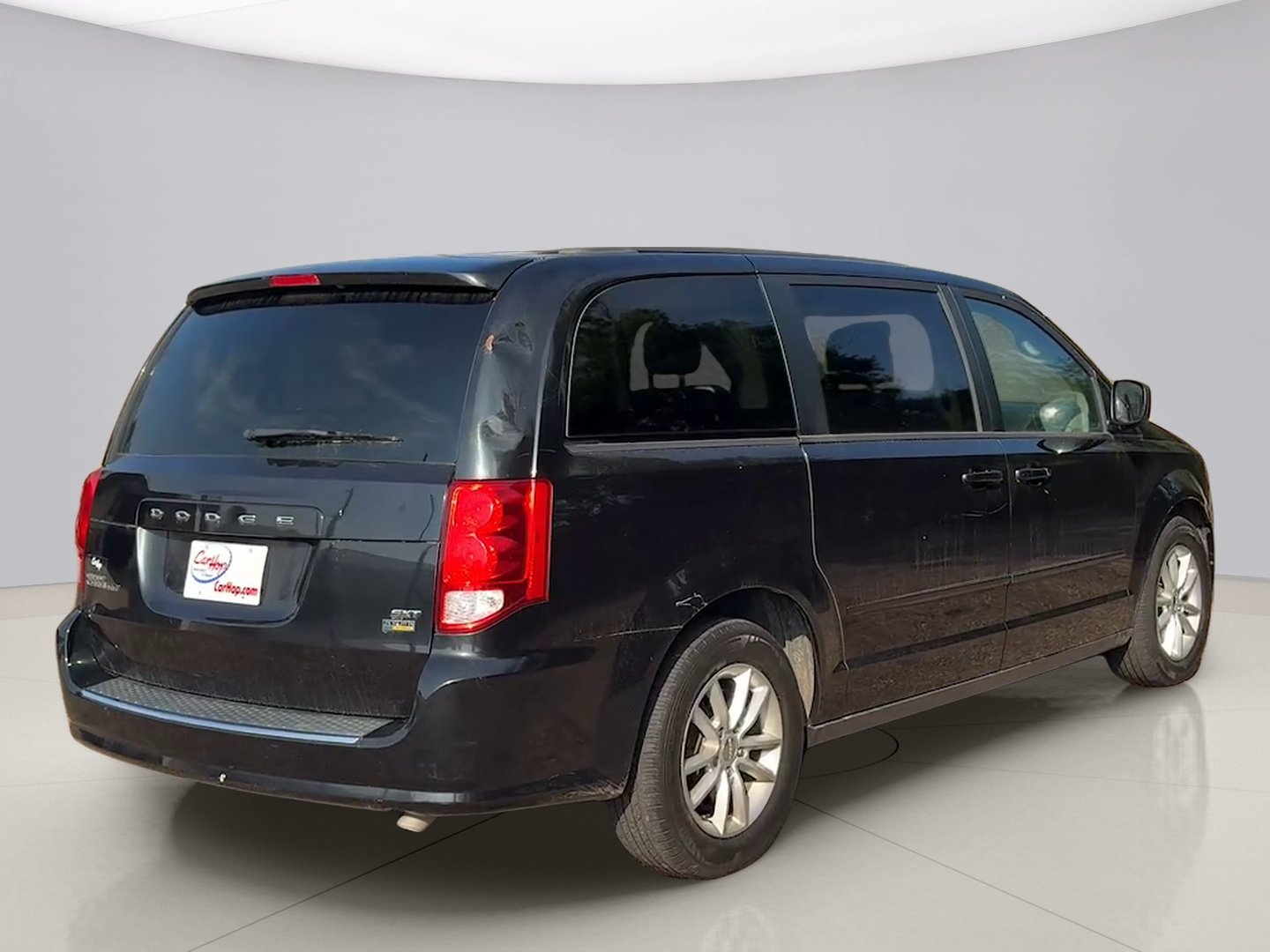 Used 2016 Black Dodge SXT image 5