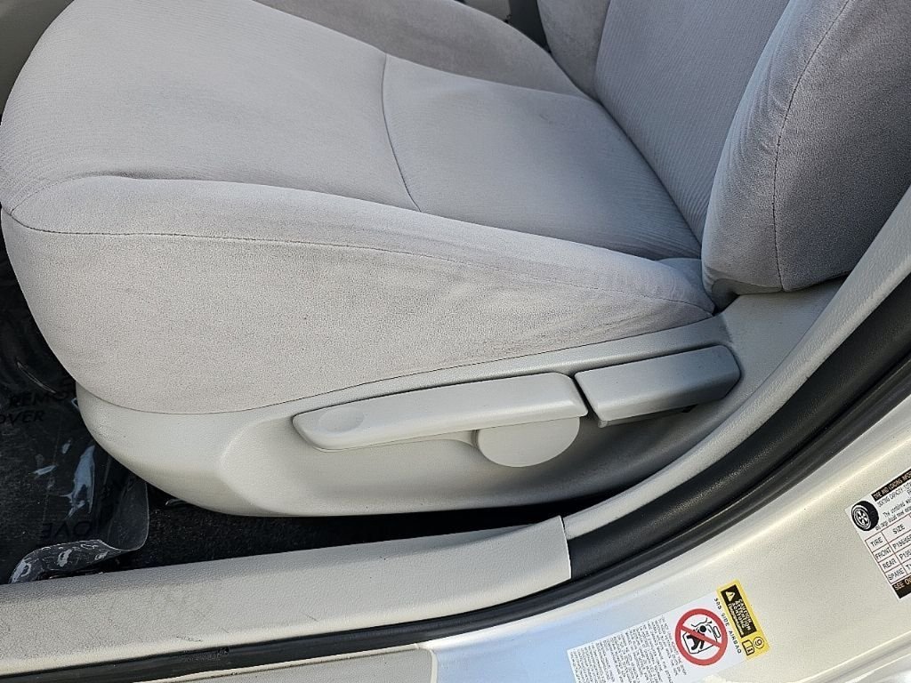 Used 2011 Classic Silver Metallic Toyota LE image 29