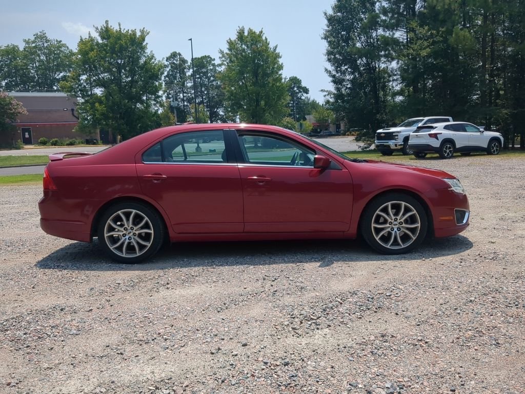 Used 2010 Red Ford SEL image 4