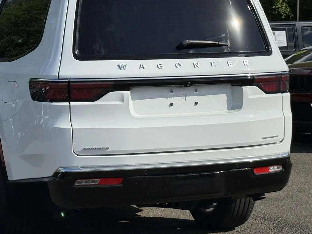 Used 2023 White Jeep Series III image 10