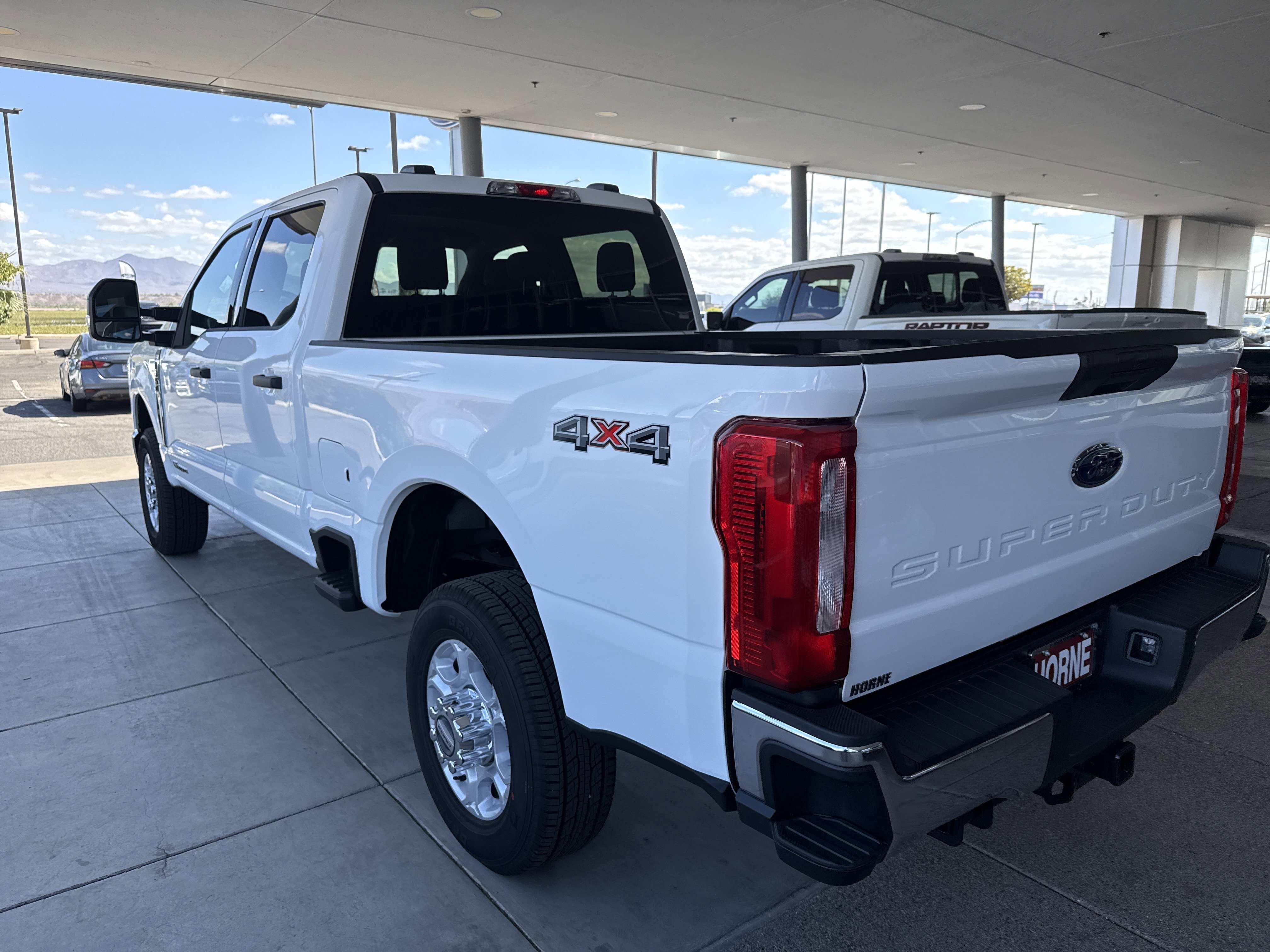 2026 Ford F-350 Super Duty XLT - Photo 6