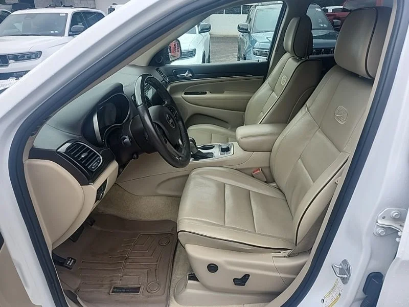 Used 2019 White Jeep Overland image 10