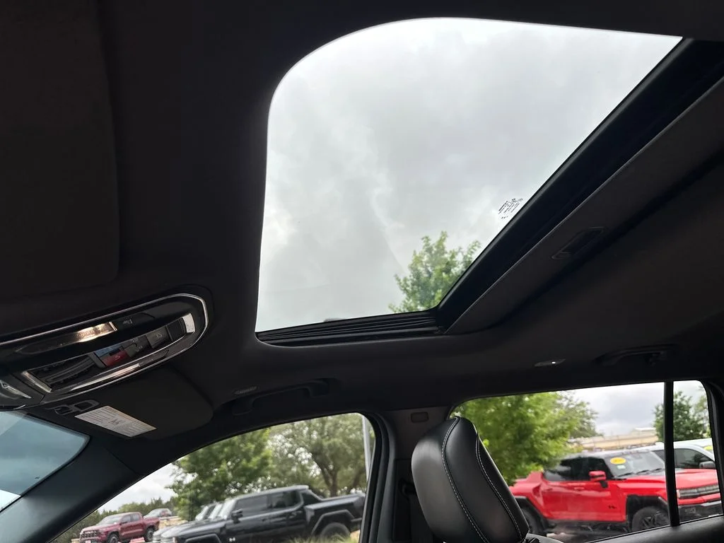 Used 2023 Red Jeep Altitude X image 22