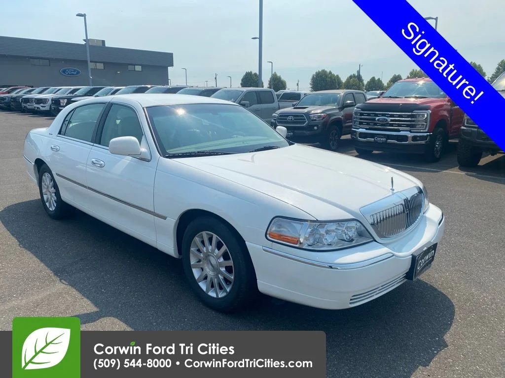 Used 2007  Lincoln Signature image 1