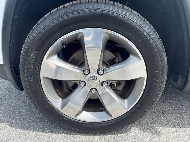 Used 2014 White Jeep Limited image 9