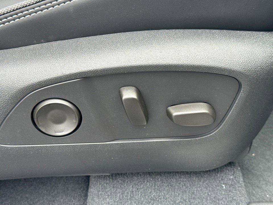 2025 GMC SIERRA - Image 39