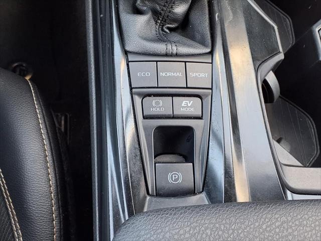 Certified Used 2025 PRECIOUS METAL Toyota  image 24