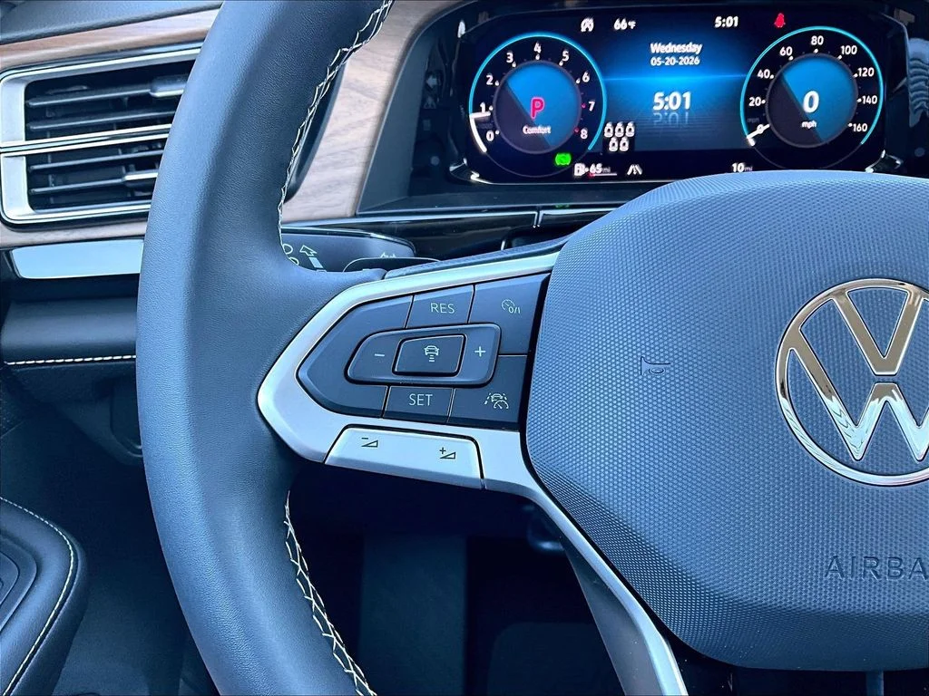 New 2026 White/off-white Volkswagen SE w/Technology image 12