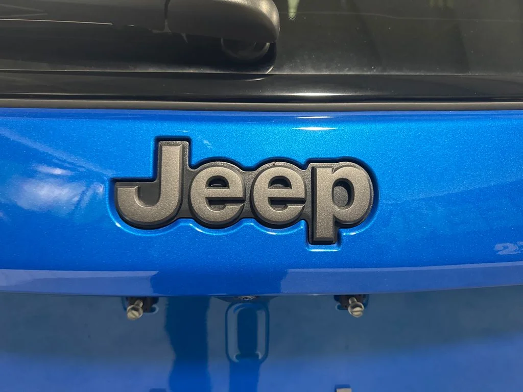 New 2026 Hydro Blue Pearl-Coat Exterior Paint Jeep Latitude Altitude image 8
