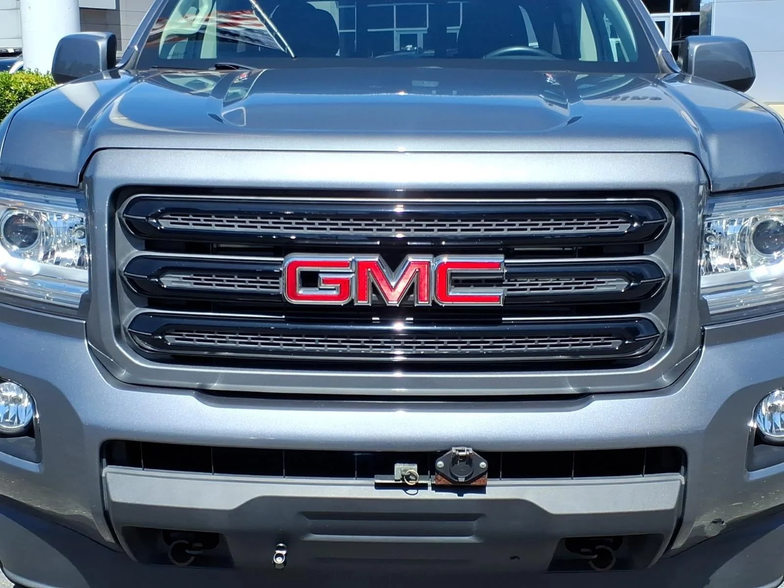 Used 2019 Quicksilver Metallic GMC 4WD SLE image 16