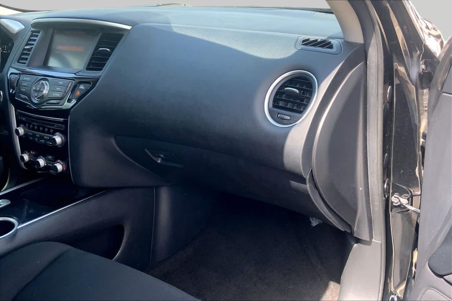 Used 2017 Magnetic Black Metallic Nissan SV image 18
