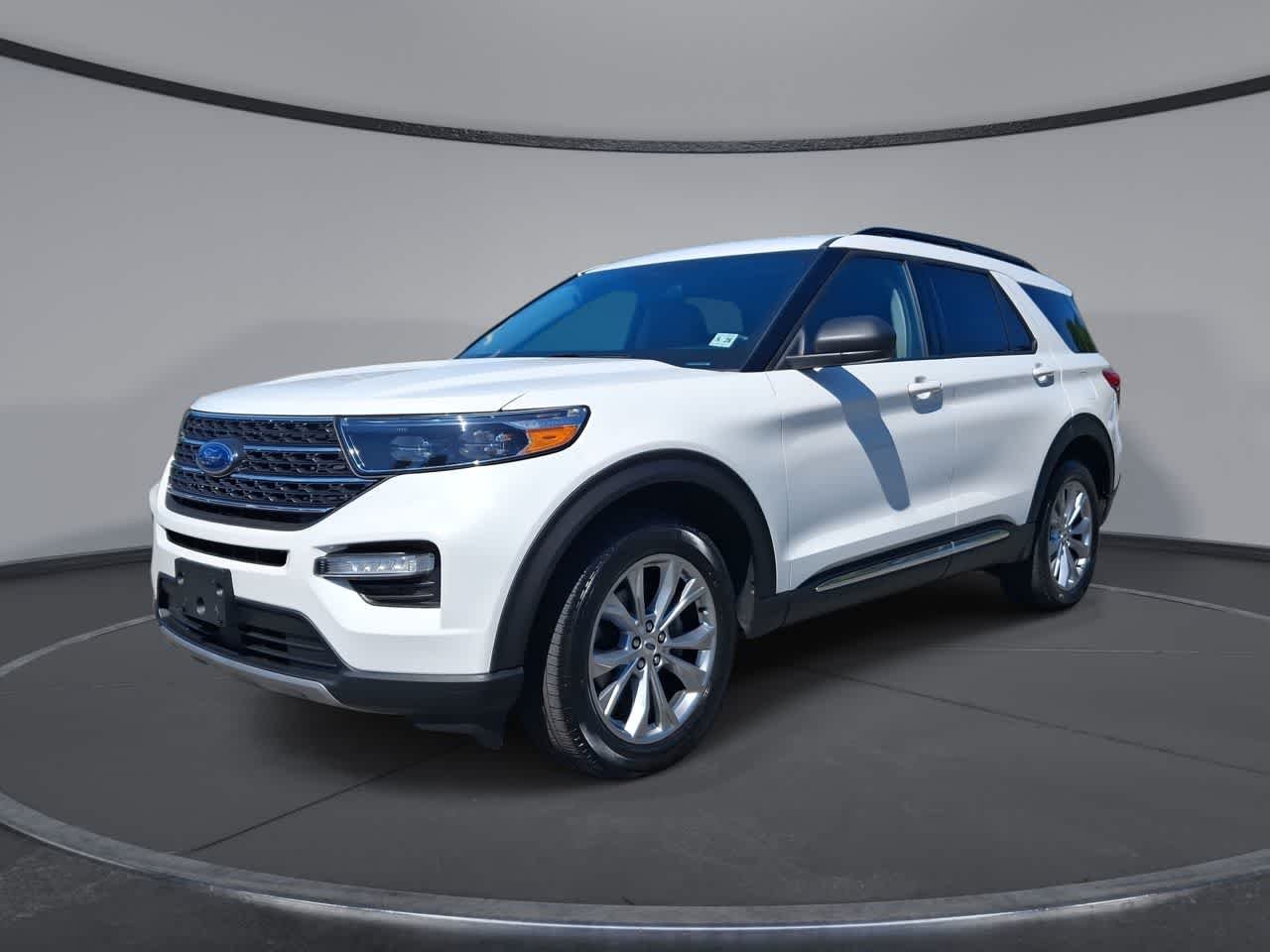 2023 Ford Explorer XLT 4WD's photo