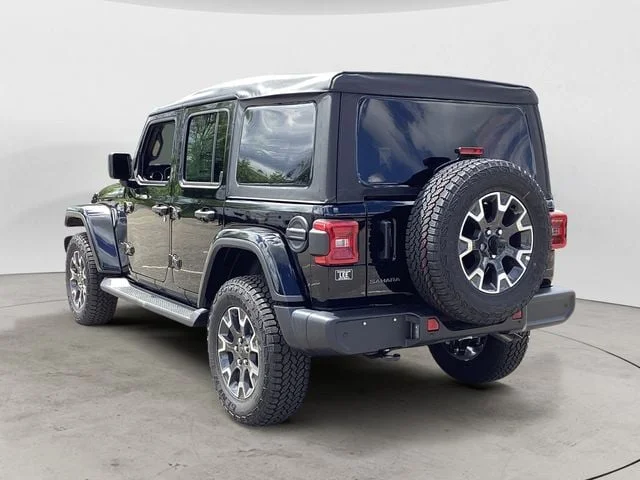 New 2026 Black Clearcoat Jeep 4-DOOR SAHARA image 3