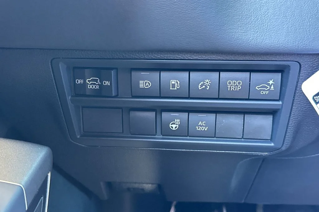 New 2026 Wind Chill Pearl <sup>1</sup> Toyota  Platinum image 27