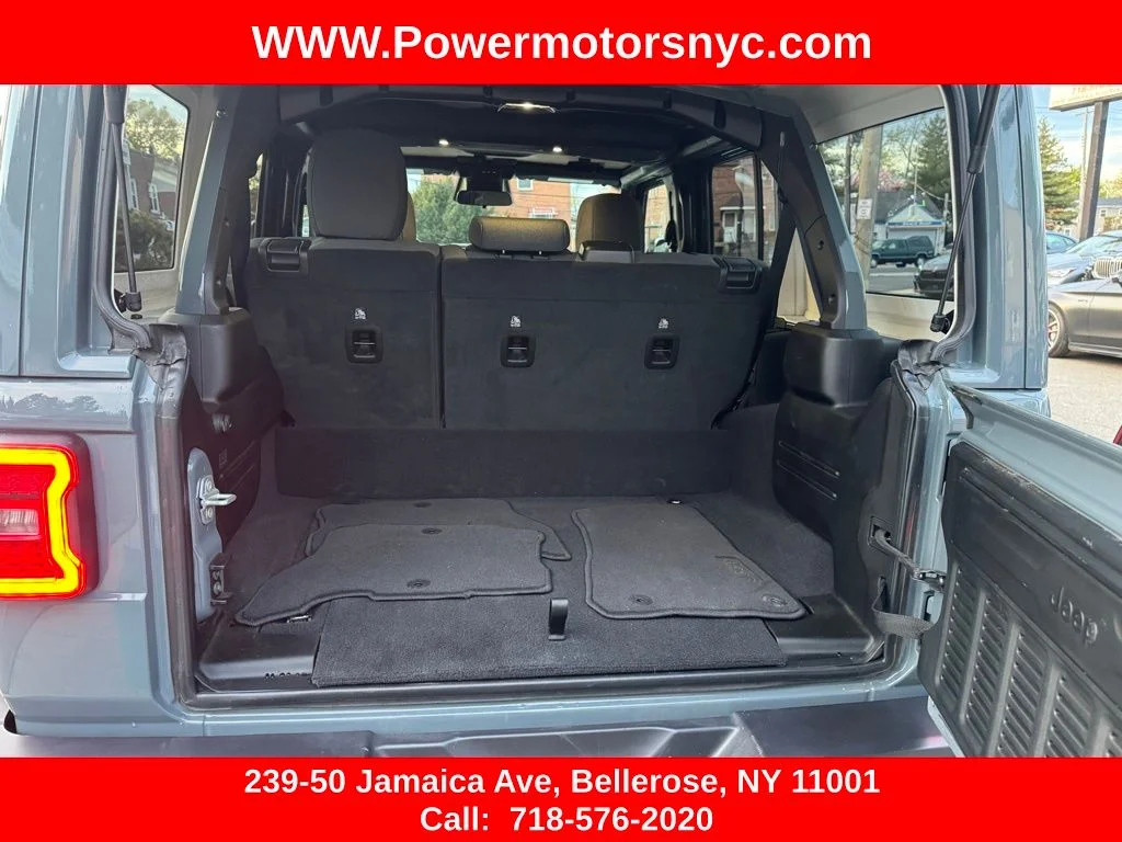 Used 2025 Gray Jeep Sahara 4xe image 10