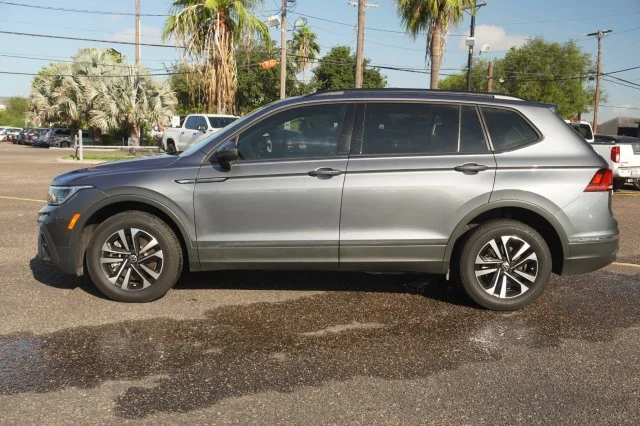 Used 2022 GRAY Volkswagen S image 12